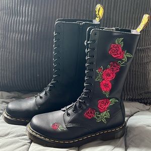 Dr. Martens Women's 14-Eye Vonda Casual Boot (Black) Size 9